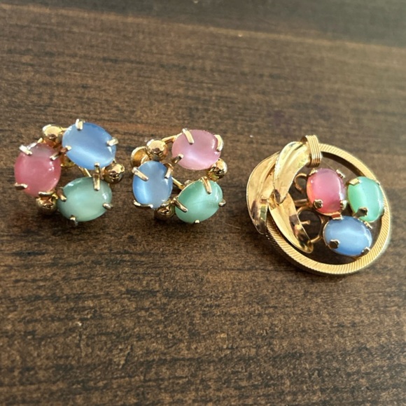 Elegant Gold and Earrings and Brooch Jelly Belly lot set - Picture 2 of 7